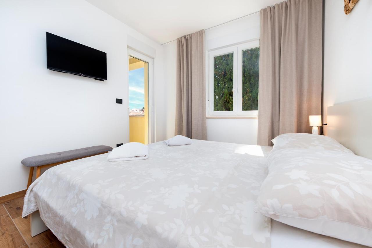 Apartments Sunrise & Sunset 罗维尼 外观 照片