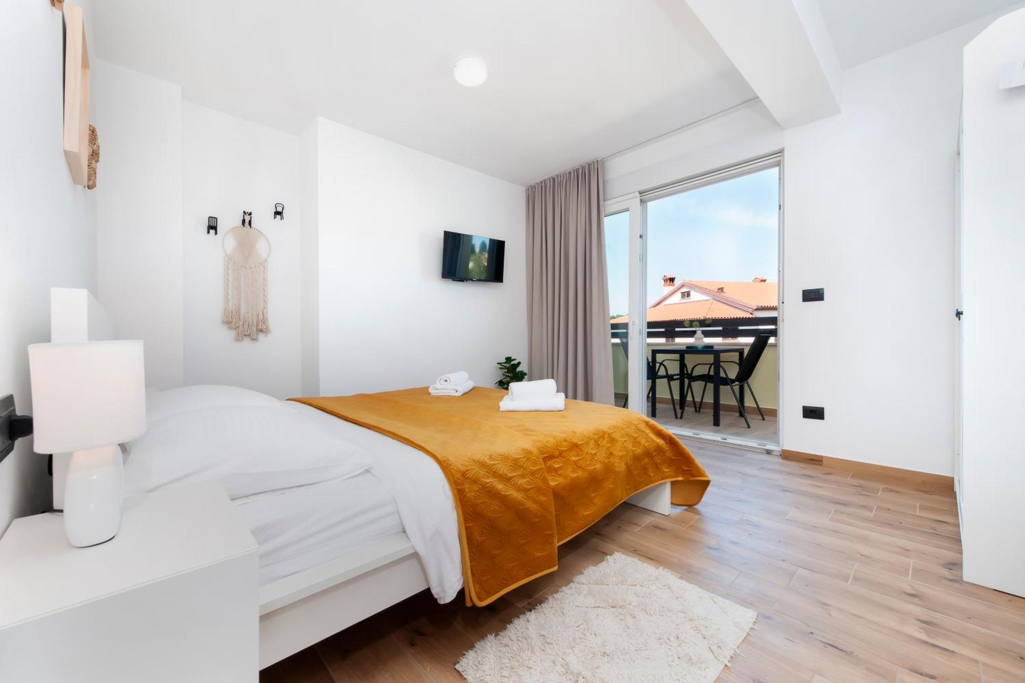 Apartments Sunrise & Sunset 罗维尼 外观 照片